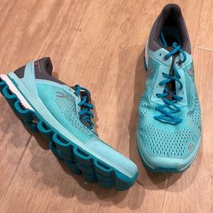 On Running Cloudsurfer Fountain/Azure, Women’s 8.5 - Worn Once, Without Box